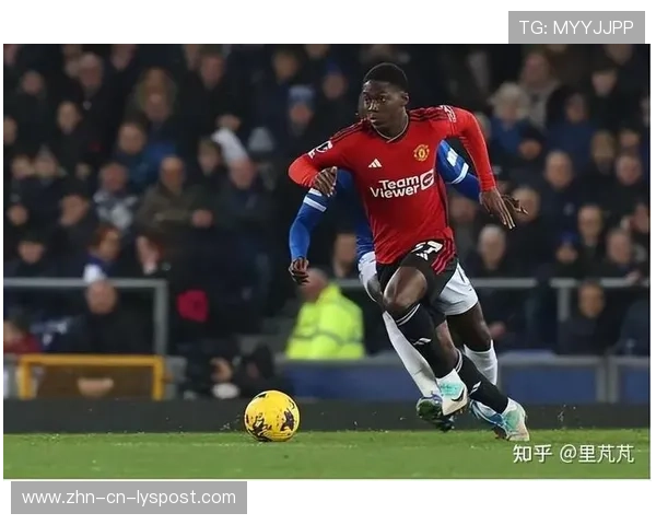 梅努想寻求更多机会，但曼联为防止无人可用不想让其离队，梅努斯国立大学